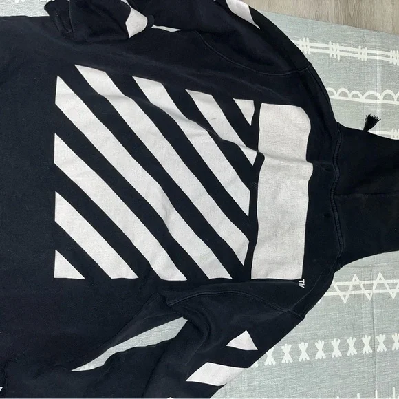 Off-White “Seeing Things” Black Hoodie - Picture 5 of 5